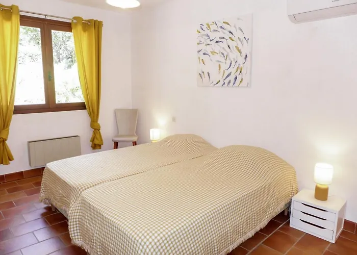 بيت للعطل Le Romarin By Interhome لي إيسامبر