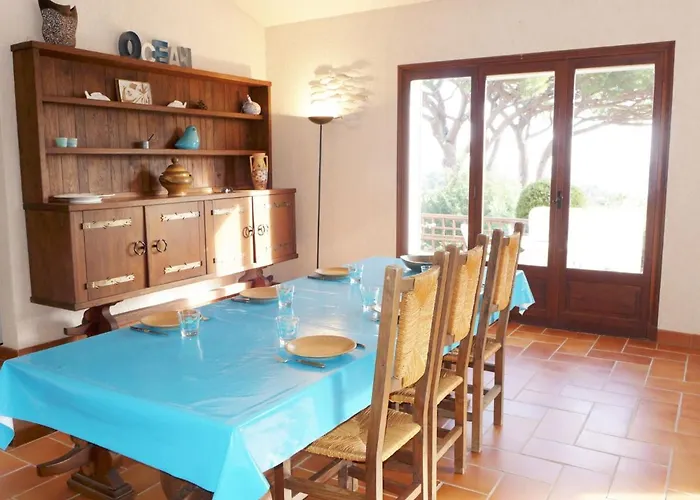 Le Romarin By Interhome بيت للعطل